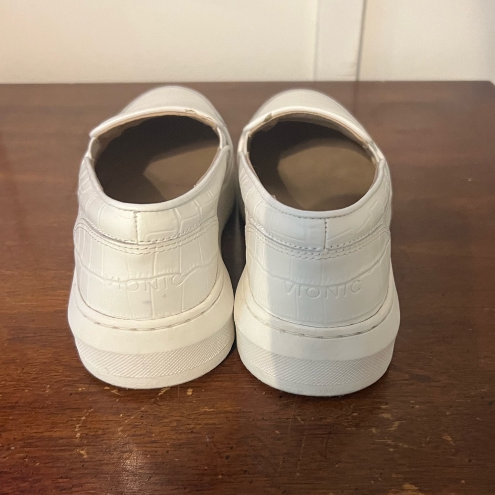 Vionic Dinora White Croc-Embossed Slip-On Sneakers size 7 - Picture 5 of 8